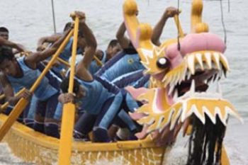 Perahu Naga/Henky Mohari