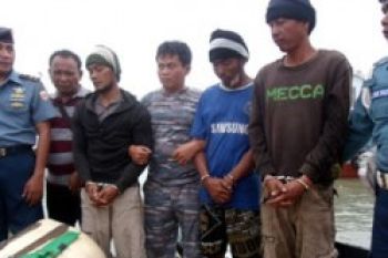 Lanal Batam Tangkap Enam Pelaku Perompakan