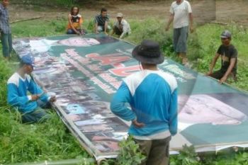 Panwaslu Semarang: Tertibkan Peraga Kampanye