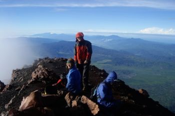 Pendaki Asal Surabaya Tewas Di Gunung Sumbing