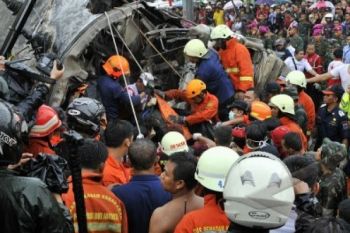 Tabrakan Kereta Akibatkan Delapan Meninggal