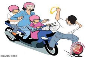 Polsek Karangmojo kejar pelaku penjambretan 