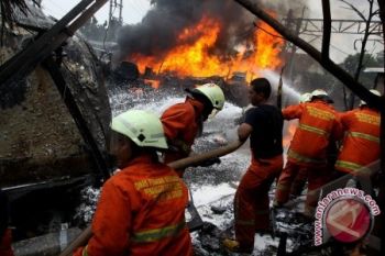 Perlu Belasan Jam Evakuasi dan Perbaikan KRL 