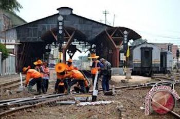 DPR Desak Pemerintah Benahi Perlintasan Kereta