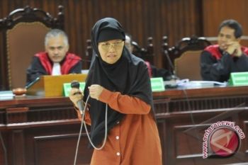 Bu Pur Bantah Urus Hambalang