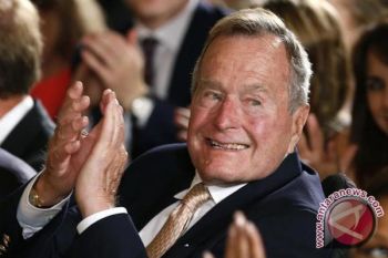 Mantan Presiden AS George Bush gabung di Twitter