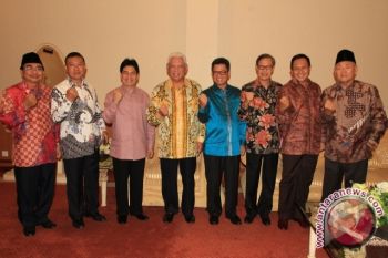  Awang : Farid  Adalah Sosok Negarawan yang Sejuk