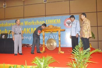 Semen Padang Gelar Seminar dan Lokakarya UKM