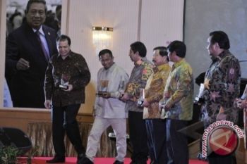 LKBN Antara Beri Anugerah "Antara Achievement Award" 2013 