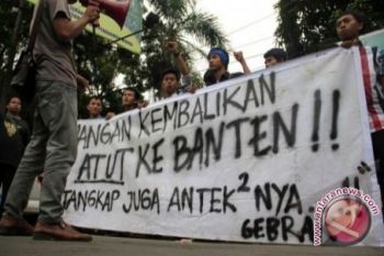 Pendukung Atut Berkumpul di KPK