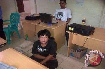 Tersangka maling rokok nyaris dibakar massa