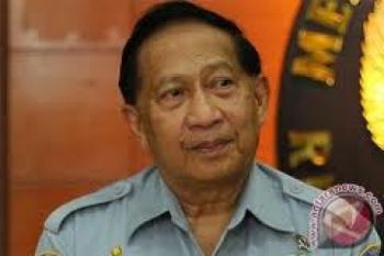 Menhub Tinjau Posko Angkutan Natal-Tahun Baru