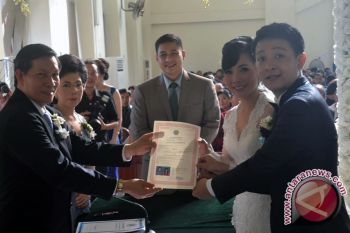 wali kota Manado jadi pencatat nikah putri sulungnya