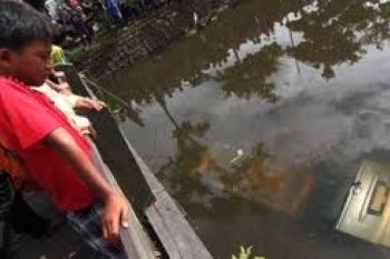 Sopir Mengantuk Penyebab Avanza Masuk Sungai