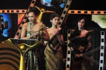 PEMERAN WANITA TERBAIK