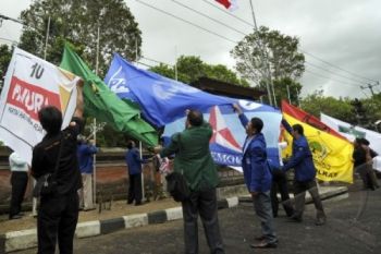 Alat Peraga Kampanye Parpol di Solo akan Dibongkar
