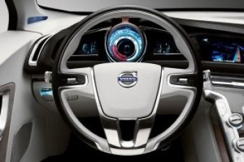 Volvo Kembangkan Kemudi Otomatis
