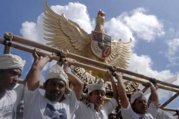 Generasi Muda Lebih Ingat Lagu "Oplosan" daripada Pancasila