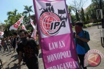 LSM Internasional Berunjuk Rasa Bubarkan WTO