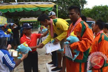 RENANG 4x100 PUTRA
