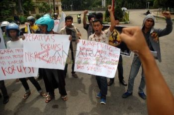 Demo Anti Korupsi