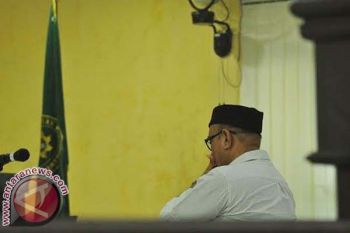 Flash - Kadis PU Sulbar Disidang Dalam Kasus Korupsi 