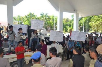 Warga Samaturu Demo Perusahaan Tambang