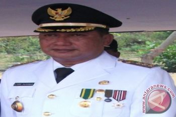 Bupati Bima Ferry Zulkarnaen meninggal dunia