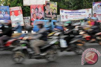 Baliho caleg marak panwaslu sumbawa dinilai apatis