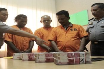 Kawanan Perampok Money Changer/Joko Sulistyo