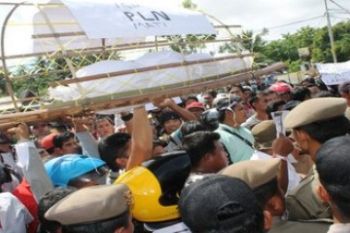 Demo PLN Natuna/Zam Jambak
