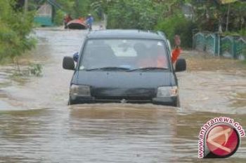 Ratusan Warga Dievakuasi Pascabanjir Sumbawa