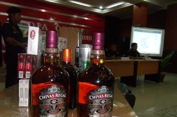 BC Karimun Sita Rokok dan Minuman Alkohol