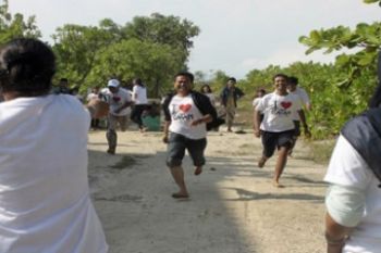 Keceriaan HUT Ke-76 ANTARA/Joko Sulistyo