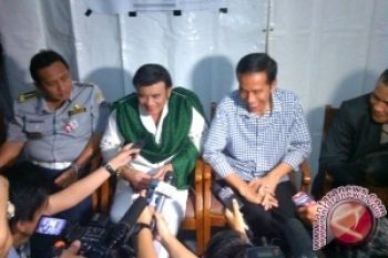 Duet Jokowi-Rhoma Sambut Kedatangan 2014