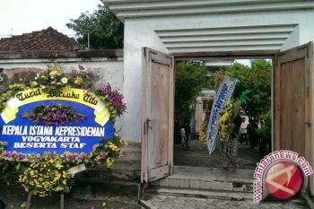 Sultan lepas pemberangkatan jenazah Joyokusumo 