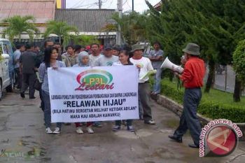PLN OKU didemo warga tuntut perbaikan pelayanan