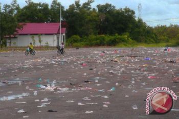 Sampah Berserakan Usai Pergantian Tahun 