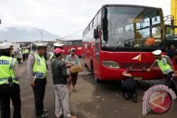 Polisi Jaga Terminal Lebak Bulus Sebelum Ditutup