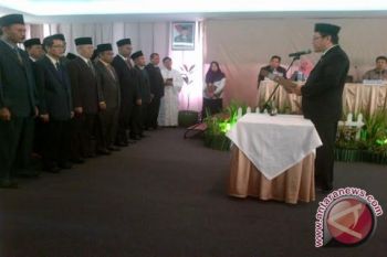 70 anggota KPU kabupaten dilantik