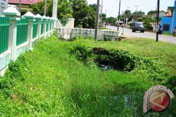 PU Palembang: banyak pemilik ruko tutup saluran air