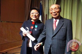 Raja media Hongkong  Run Run Shaw meninggal pada usia  107
