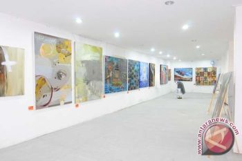 Lokakarya seni rupa warnai "Kuta art Chromatic" 