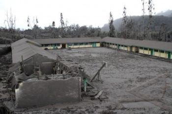 BPBD Bagikan 1.000 Masker Buat Pengungsi Sinabung