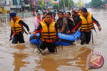 Flooding forces 1,545 people to leave houses in Jakarta