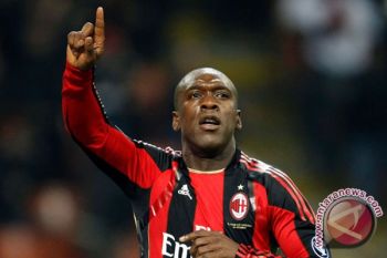 Clarence Seedorf ditunjuk latih AC Milan