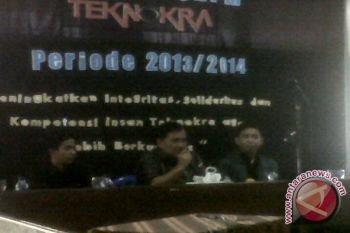 Rektor Lantik Pengurus Baru UKPM Teknokra