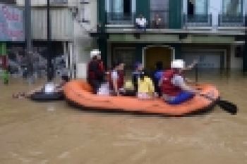 ACT Evakuasi Korban Banjir di Tulang Bawang