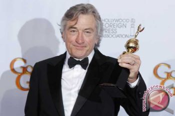 Ketika Robert De Niro jadi anak berbakti 