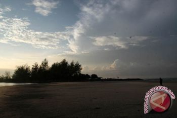 Pemkab Pasaman Barat benahi Pantai Sasak 